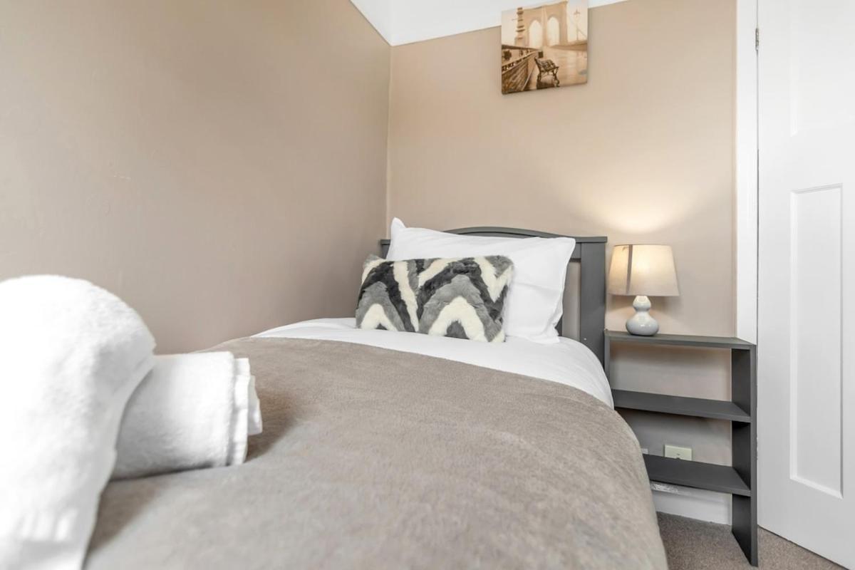 4Br Long Stays Free Parking High Speed Wi-Fi Horsford Exterior photo